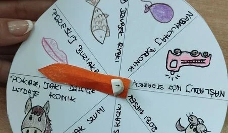Pomoce dydaktyczne przygotowane przez członków Koła Naukowego Twórczego Arteterapeuty