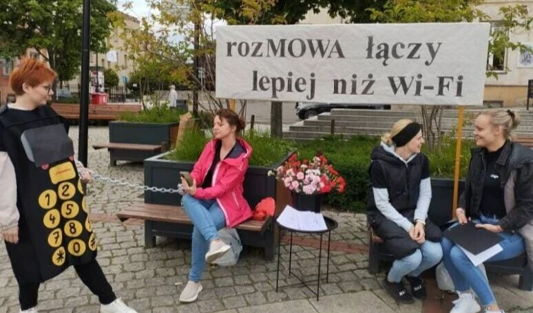 "RozMOWA łączy lepiej, niż Wi-Fi" - akcja profilaktyczna studentów III roku studiów pedagogicznych